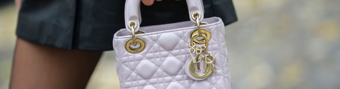 COLLECTION SPOTLIGHT: DIOR LADY ART COLLECTION SPOTLIGHT: DIOR LADY ART