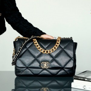 0528 Pre-Owned large 19 shoulder bag