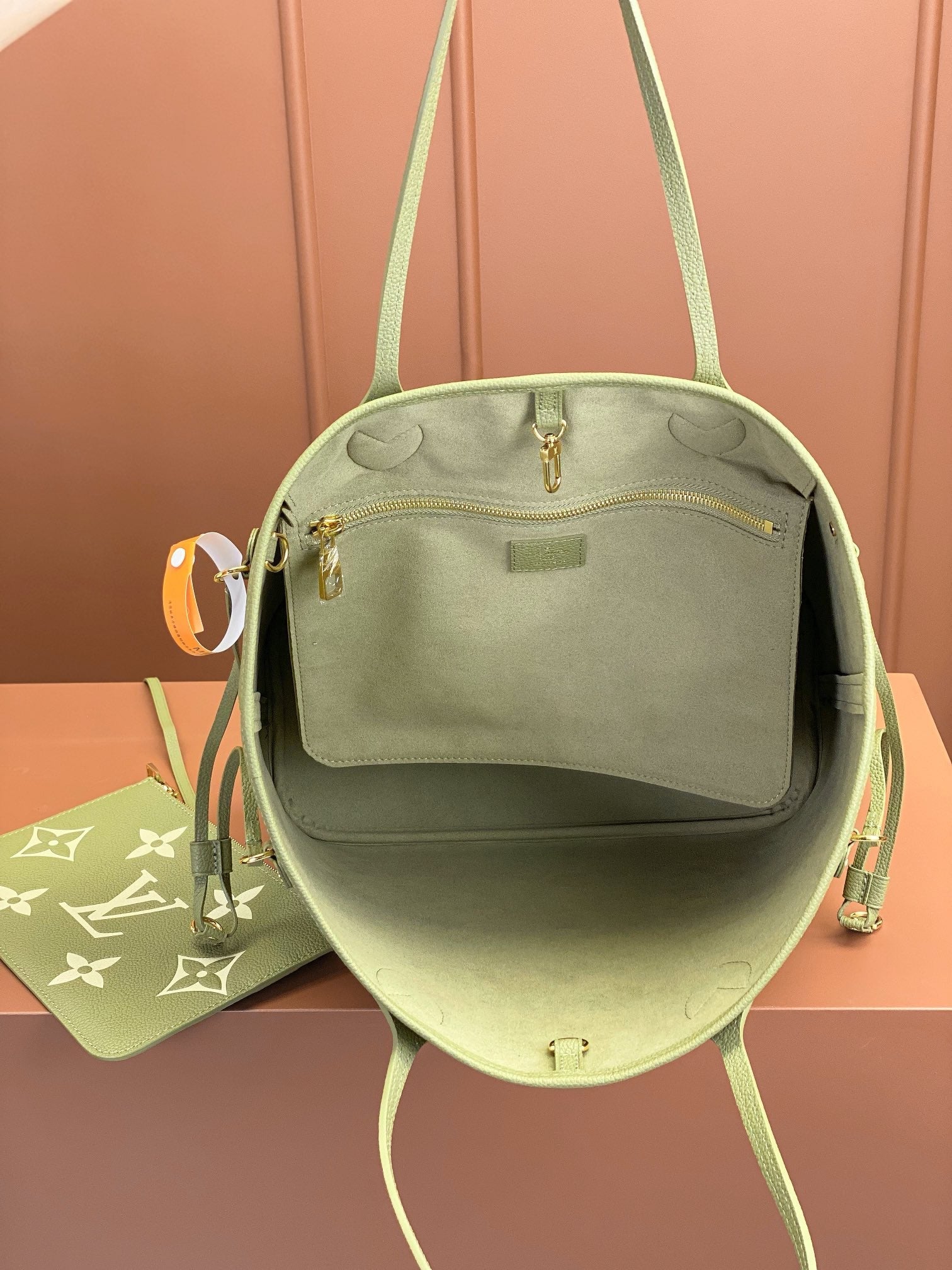 0528 Neverfull MM Monogram Empreinte Leather 0528 Neverfull MM Monogram Empreinte Leather