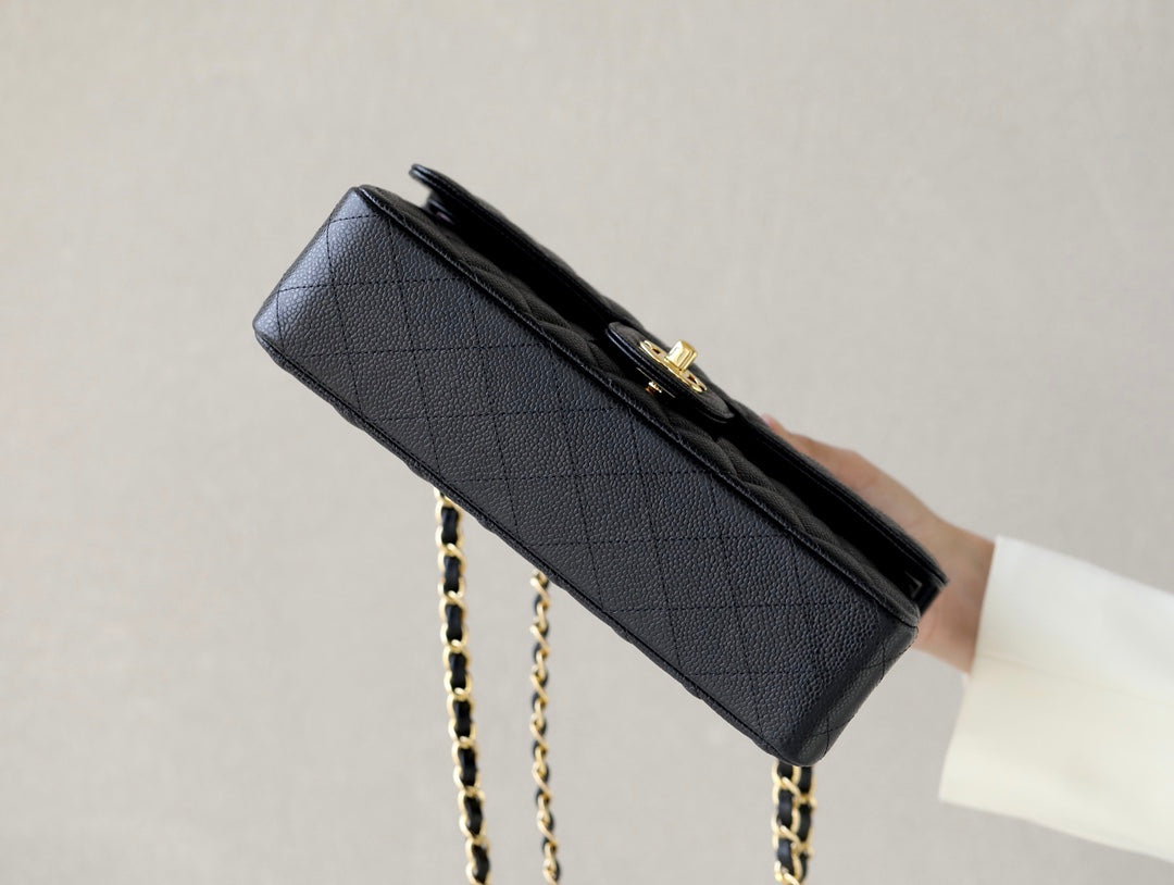 0528 Medium Classic Handbag Grained Calfskin 0528 Medium Classic Handbag Grained Calfskin