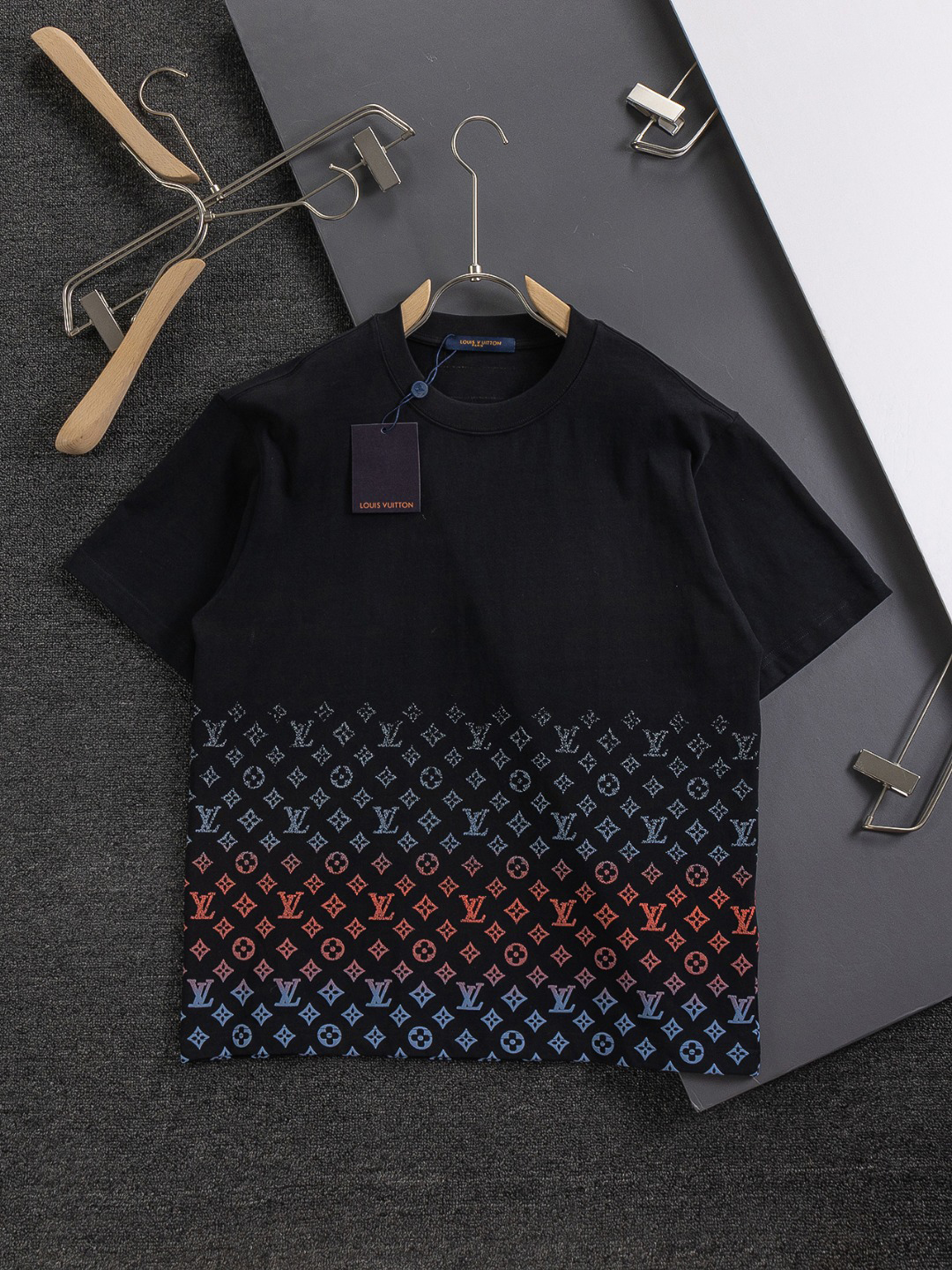 Gradient foam printing t-shirt Gradient foam printing t-shirt