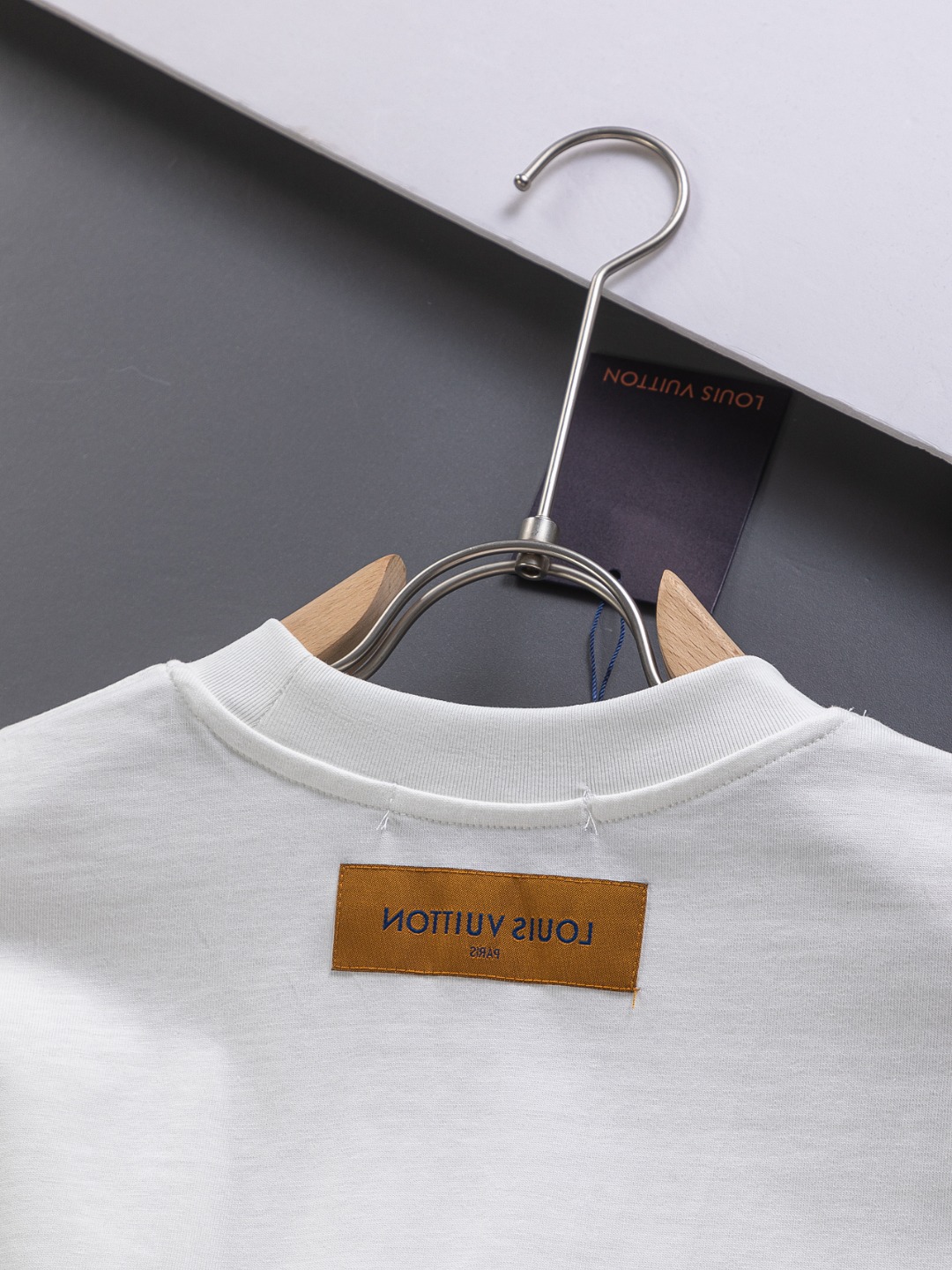 Gradient foam printing t-shirt Gradient foam printing t-shirt