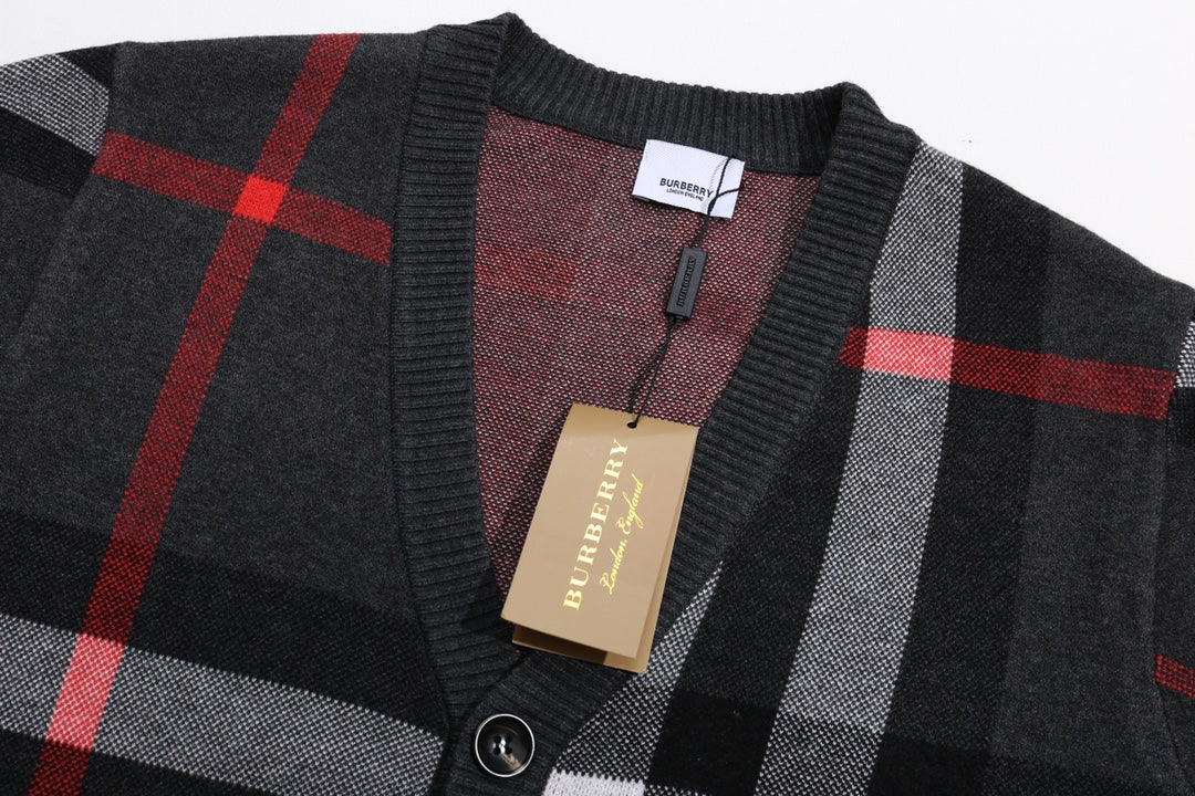 1014 Color-matching plaid sweater 1014 Color-matching plaid sweater