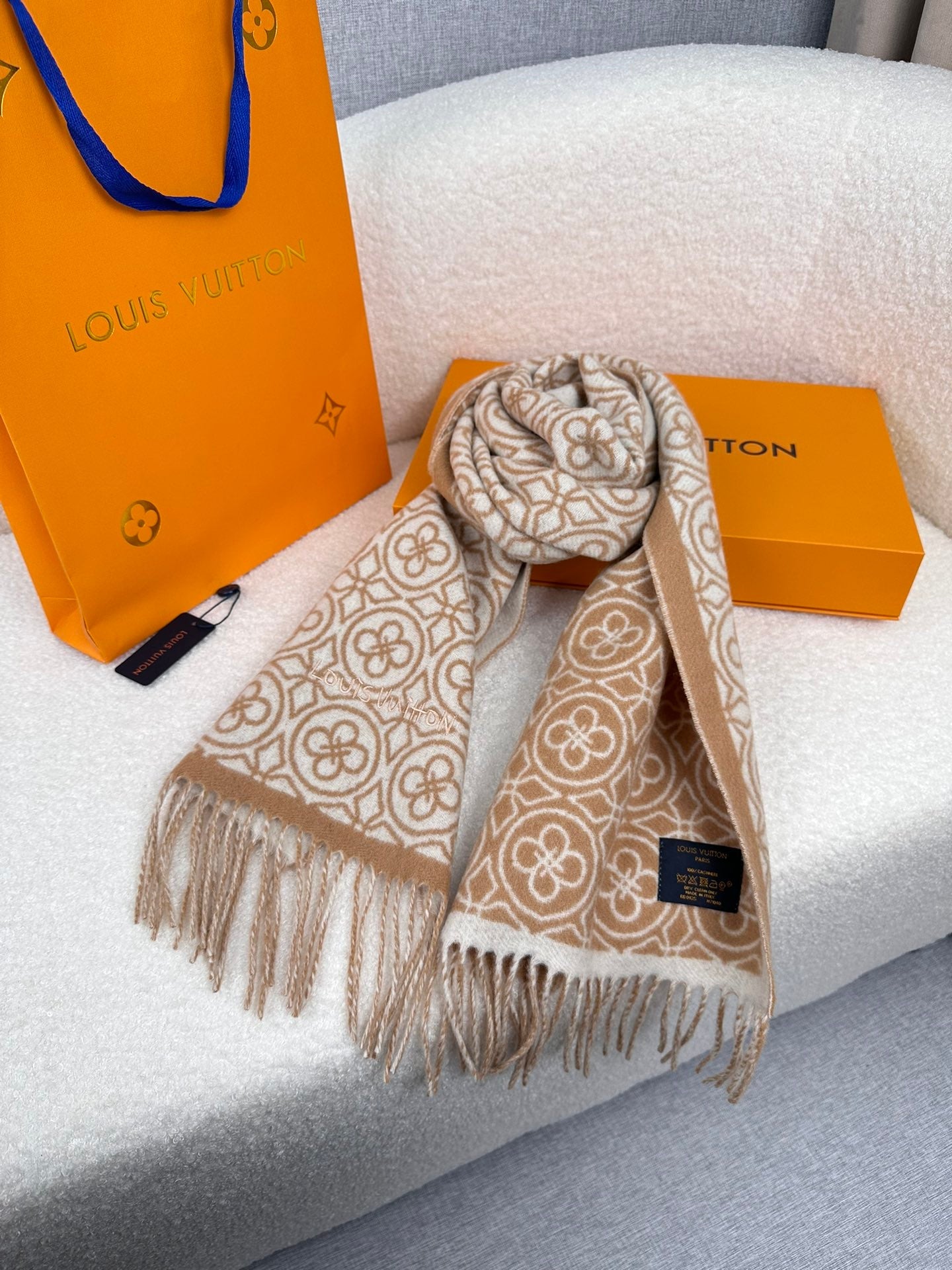 1002 Classic Soft and Comfortable Scarf 1002 Classic Soft and Comfortable Scarf