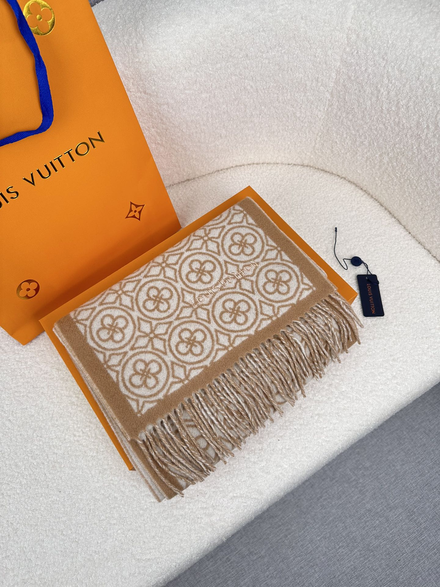 1002 Classic Soft and Comfortable Scarf 1002 Classic Soft and Comfortable Scarf