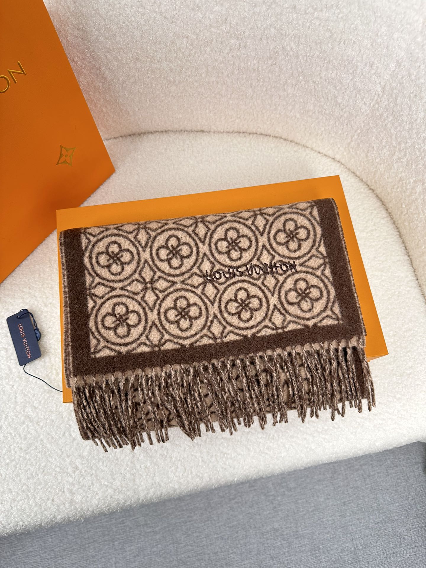 1002 Classic Soft and Comfortable Scarf 1002 Classic Soft and Comfortable Scarf