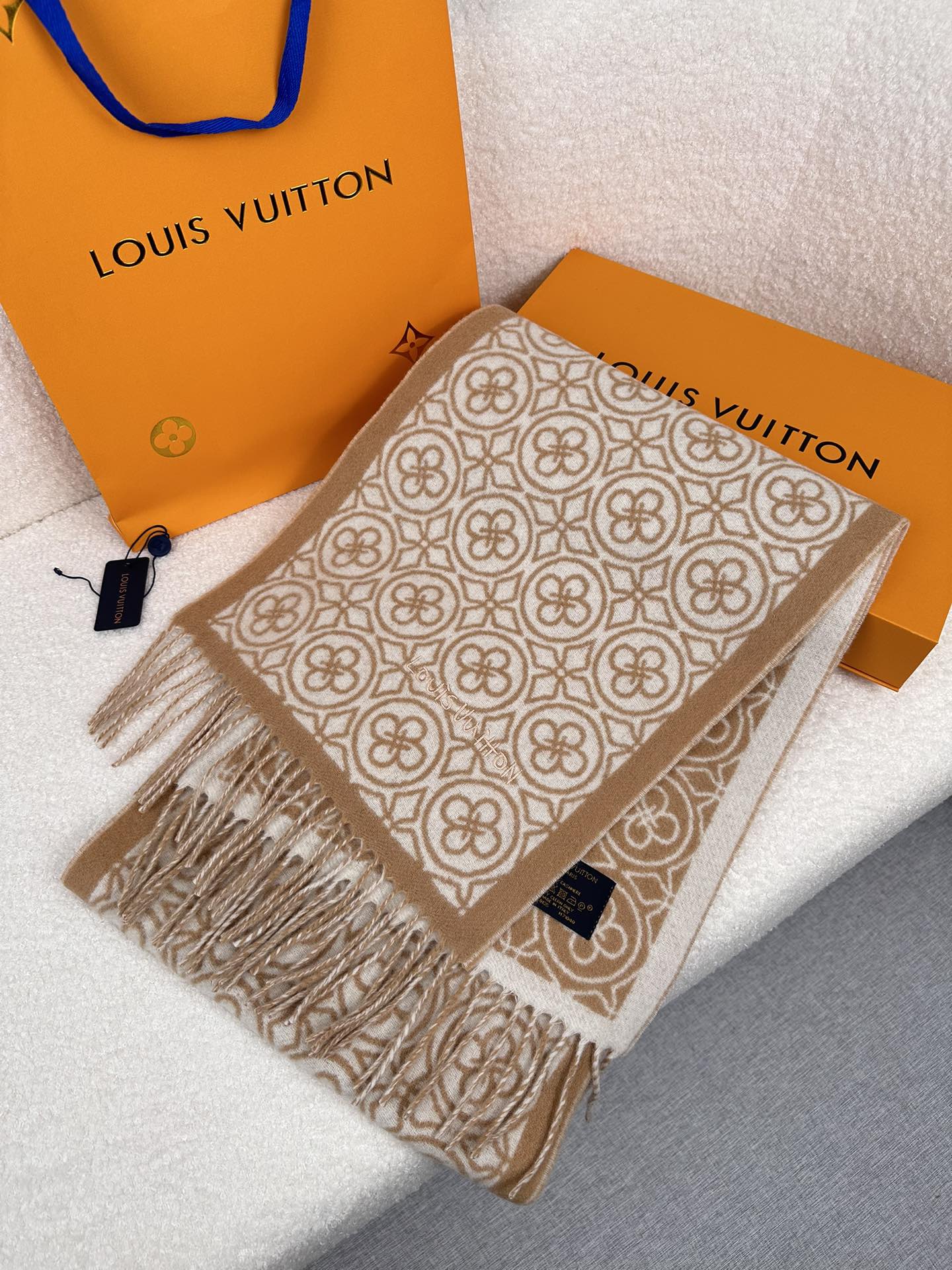 1002 Classic Soft and Comfortable Scarf 1002 Classic Soft and Comfortable Scarf