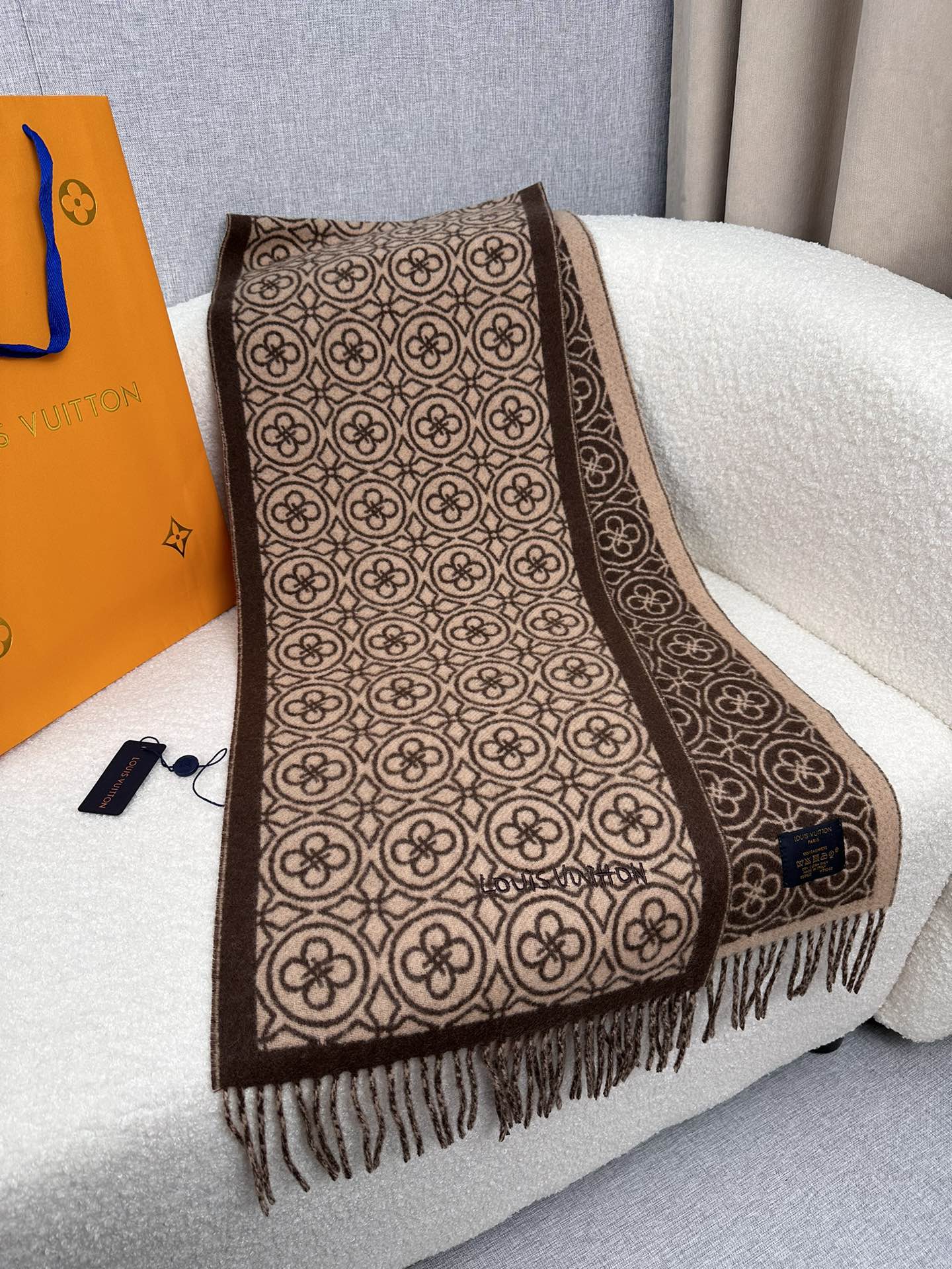 1002 Classic Soft and Comfortable Scarf 1002 Classic Soft and Comfortable Scarf
