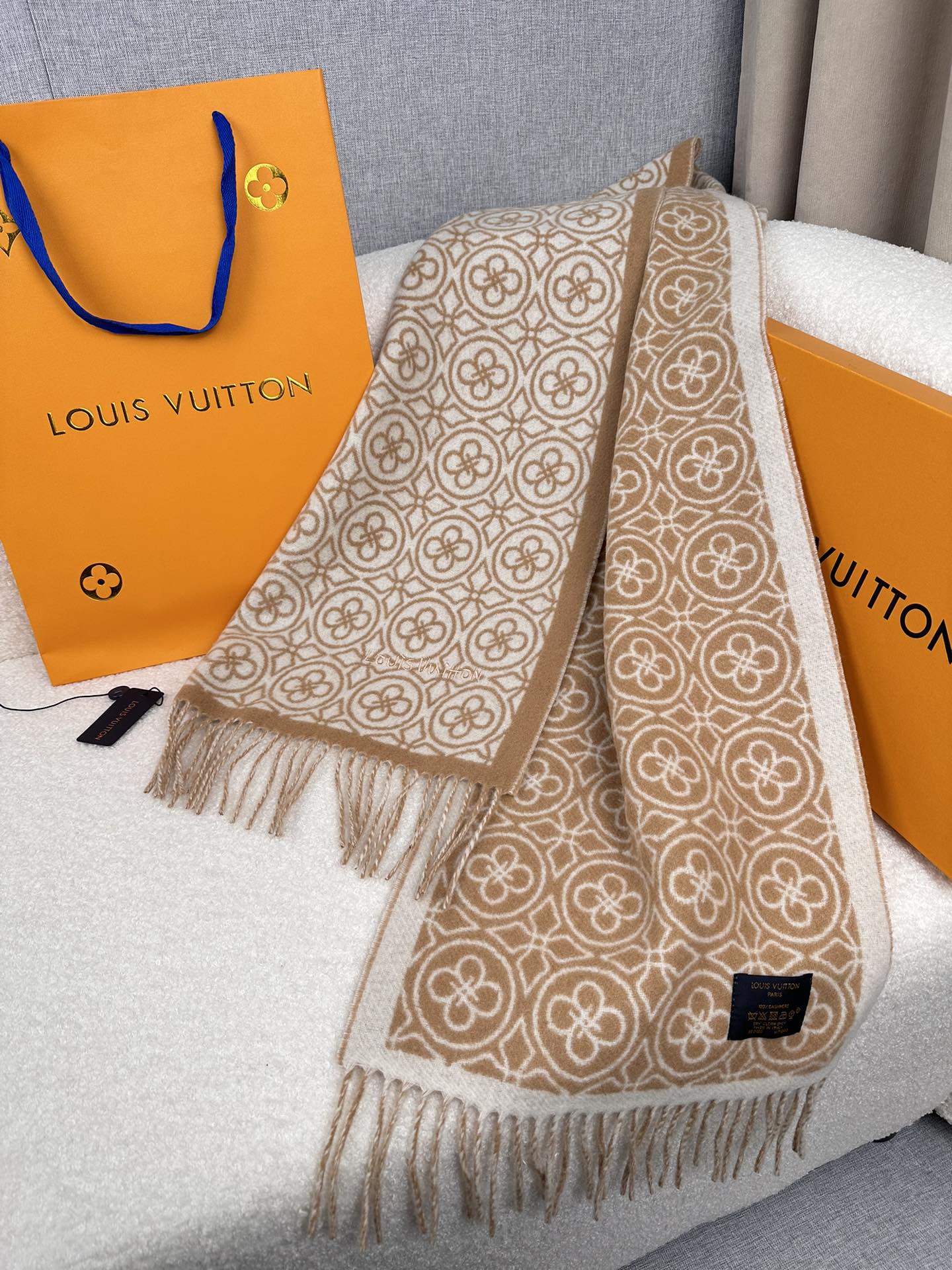 1002 Classic Soft and Comfortable Scarf 1002 Classic Soft and Comfortable Scarf