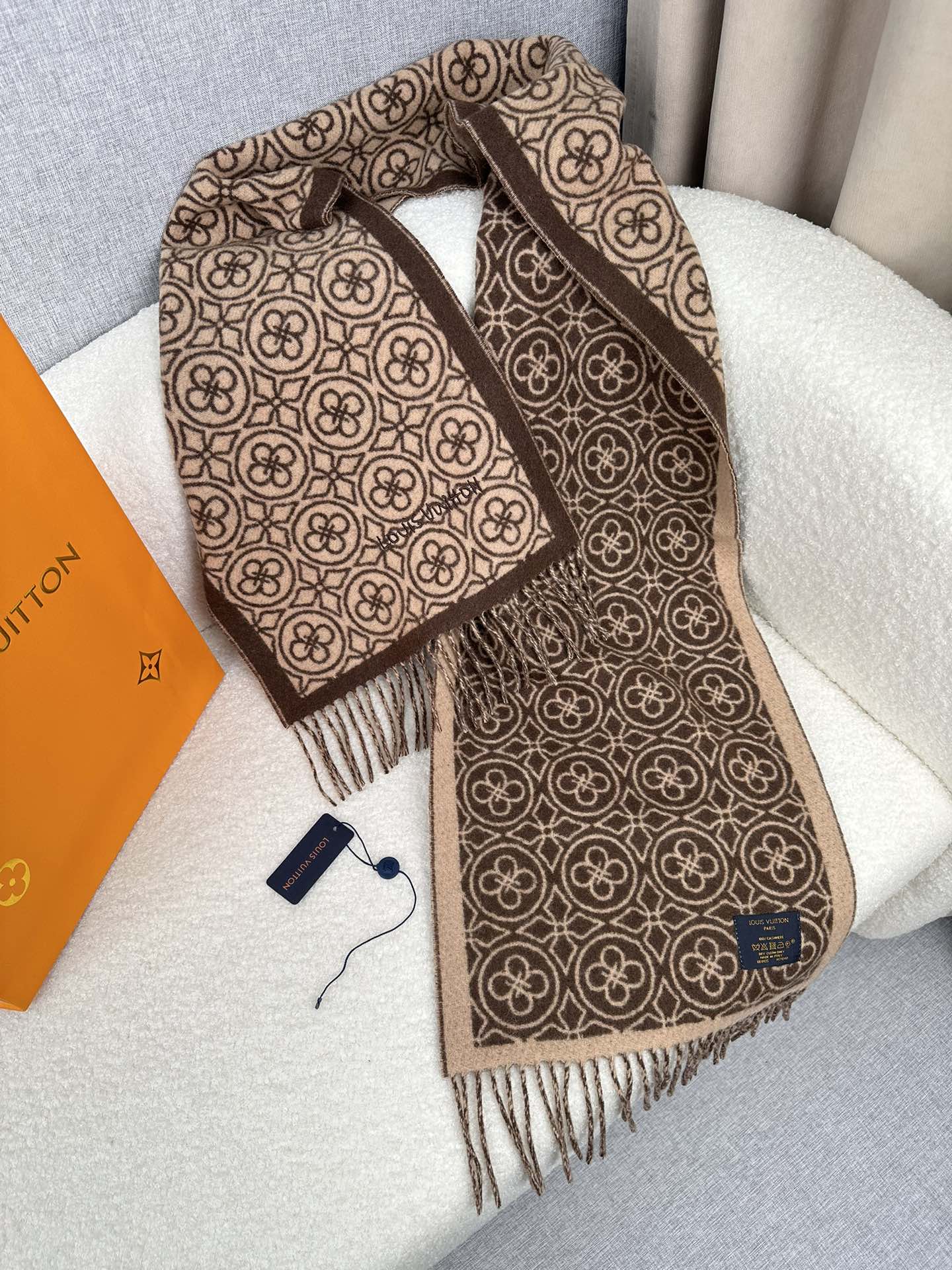 1002 Classic Soft and Comfortable Scarf 1002 Classic Soft and Comfortable Scarf