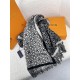 1002 Classic Soft and Comfortable Scarf 1002 Classic Soft and Comfortable Scarf