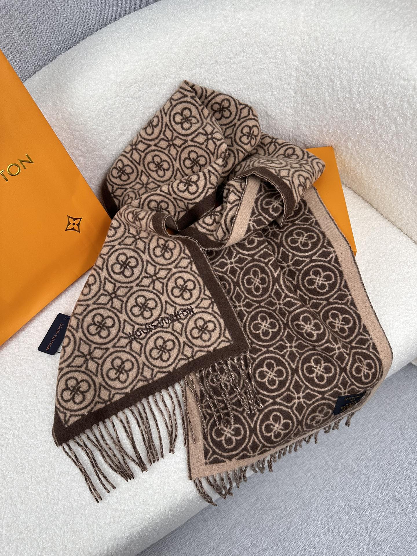 1002 Classic Soft and Comfortable Scarf 1002 Classic Soft and Comfortable Scarf