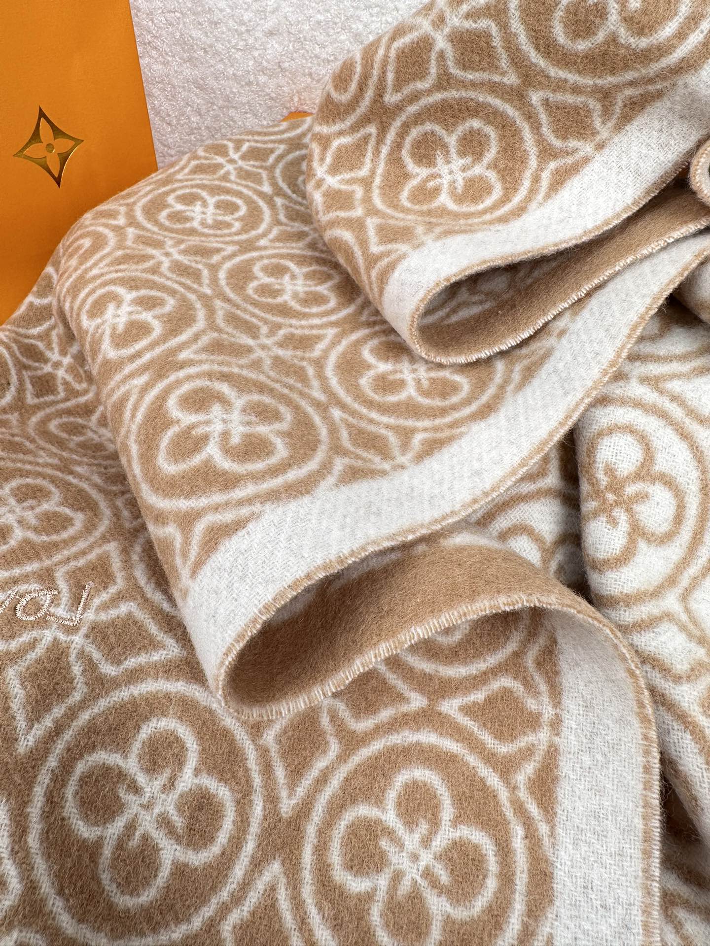 1002 Classic Soft and Comfortable Scarf 1002 Classic Soft and Comfortable Scarf