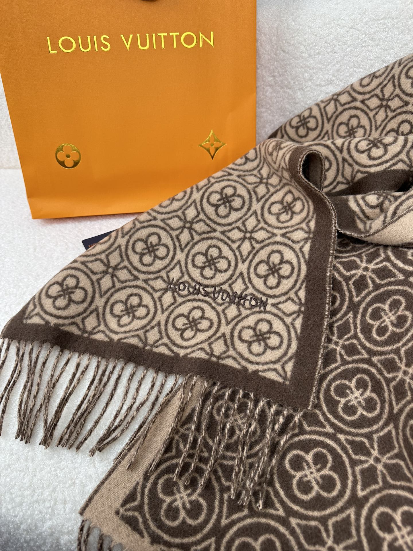 1002 Classic Soft and Comfortable Scarf 1002 Classic Soft and Comfortable Scarf