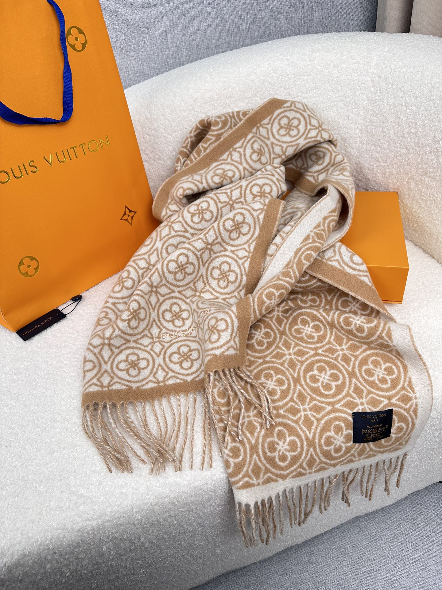 1002 Classic Soft and Comfortable Scarf 1002 Classic Soft and Comfortable Scarf