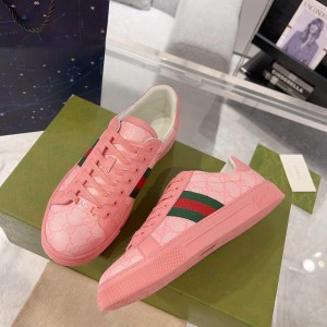 Fine color matching casual shoes