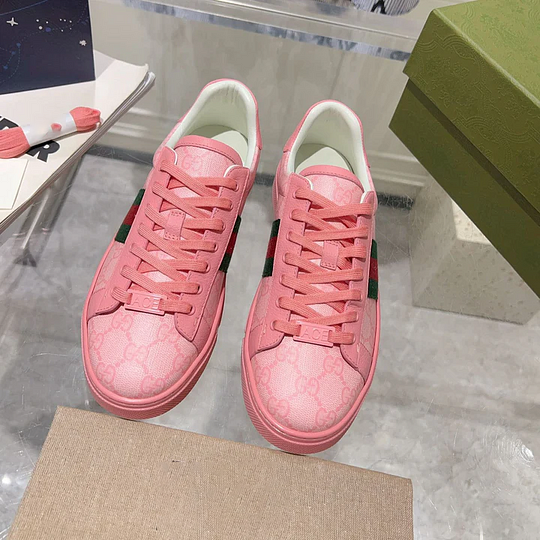Fine color matching casual shoes Fine color matching casual shoes
