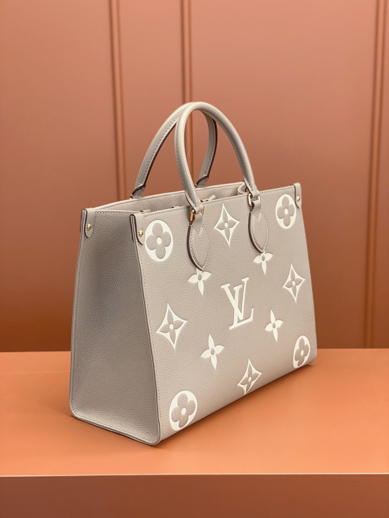 0528 Onthego MM Bicolour Monogram Empreinte Leather 0528 Onthego MM Bicolour Monogram Empreinte Leather