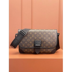 0528 Archy Messenger MM Monogram Macassar Canvas