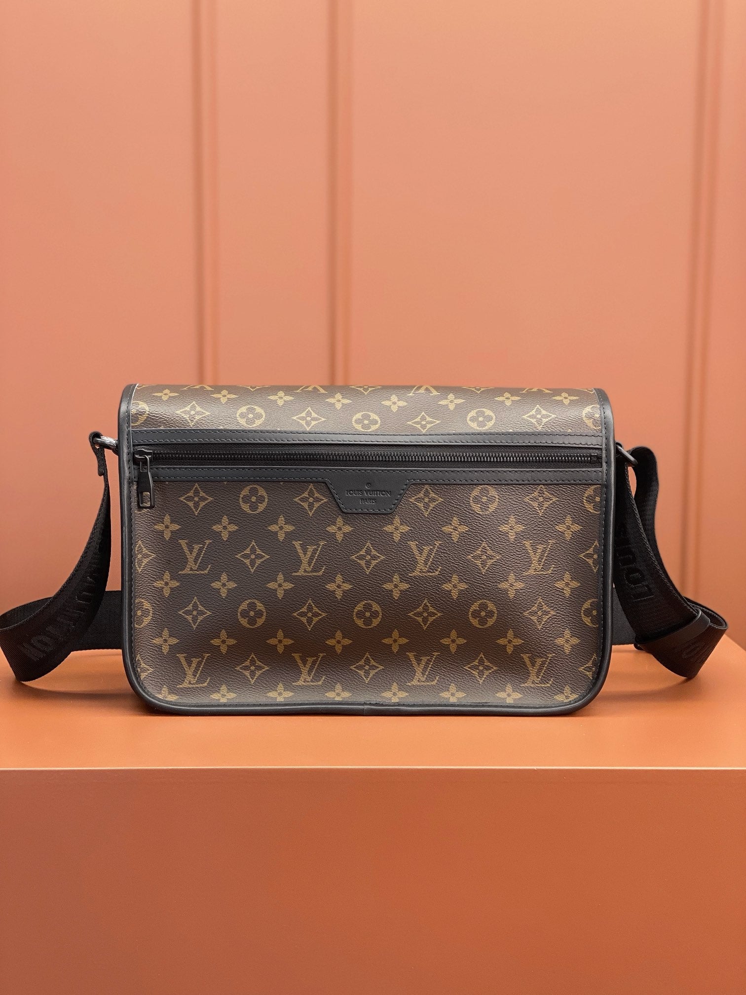 0528 Archy Messenger MM Monogram Macassar Canvas 0528 Archy Messenger MM Monogram Macassar Canvas