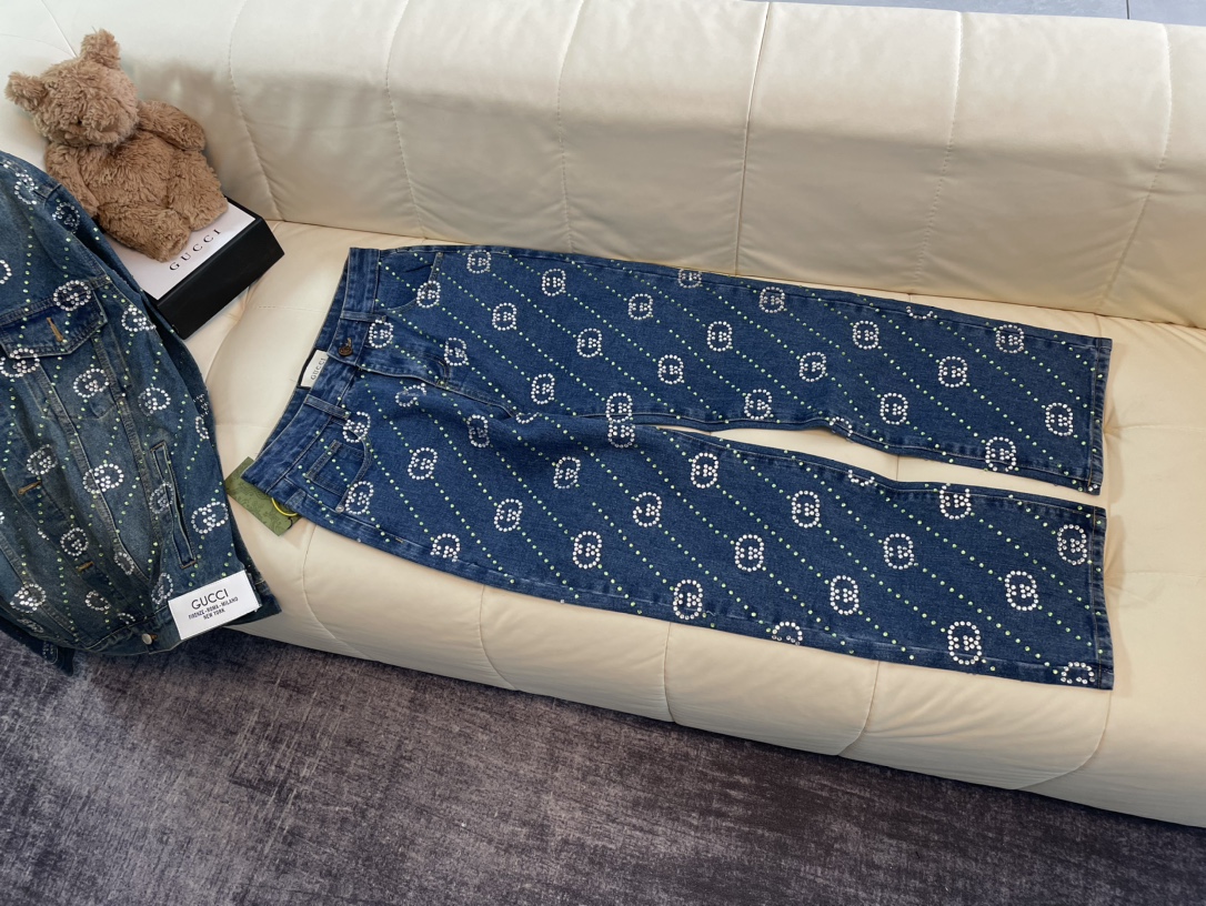 New high quality jeans full of diamonds New high quality jeans full of diamonds