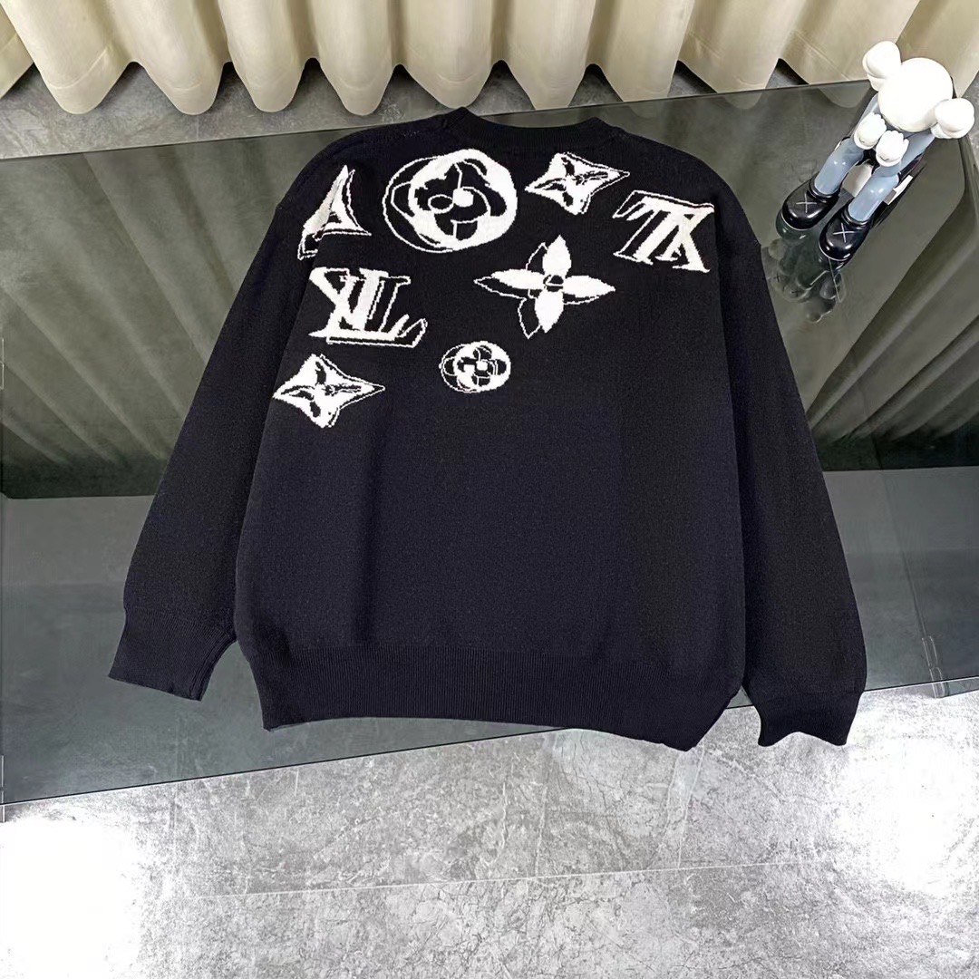 Casual crew-neck sweater classic Casual crew-neck sweater classic