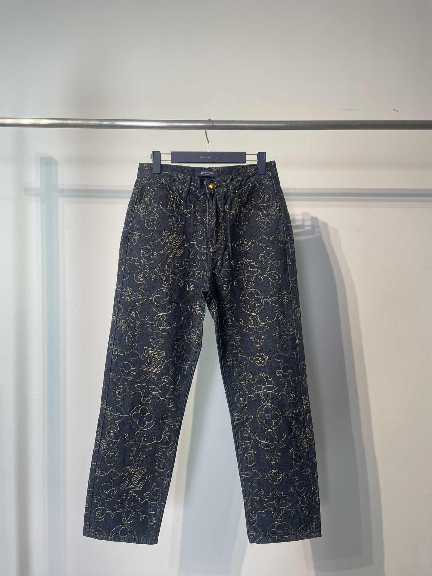 New embroidered stitched jeans New embroidered stitched jeans