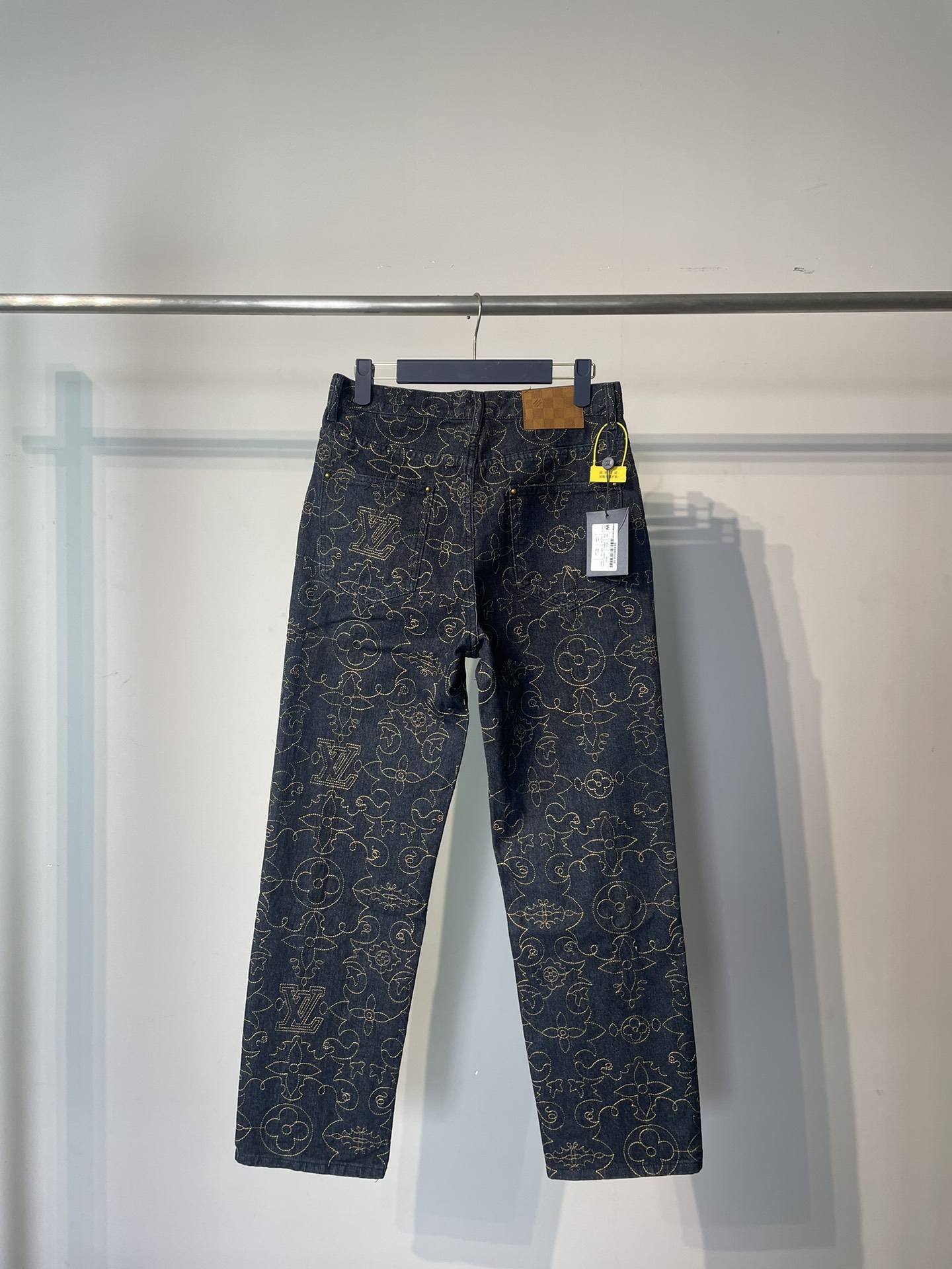 New embroidered stitched jeans New embroidered stitched jeans