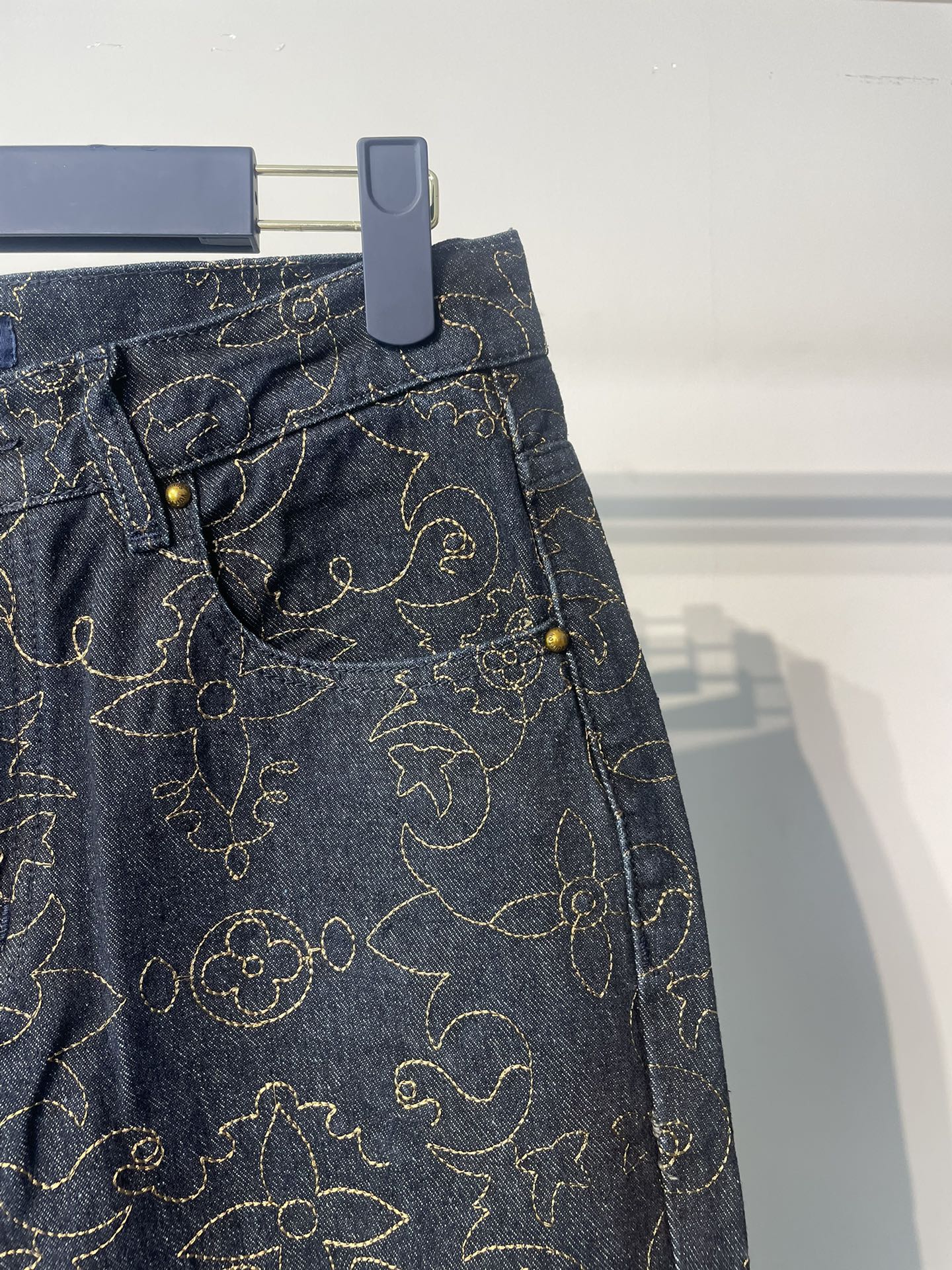 New embroidered stitched jeans New embroidered stitched jeans