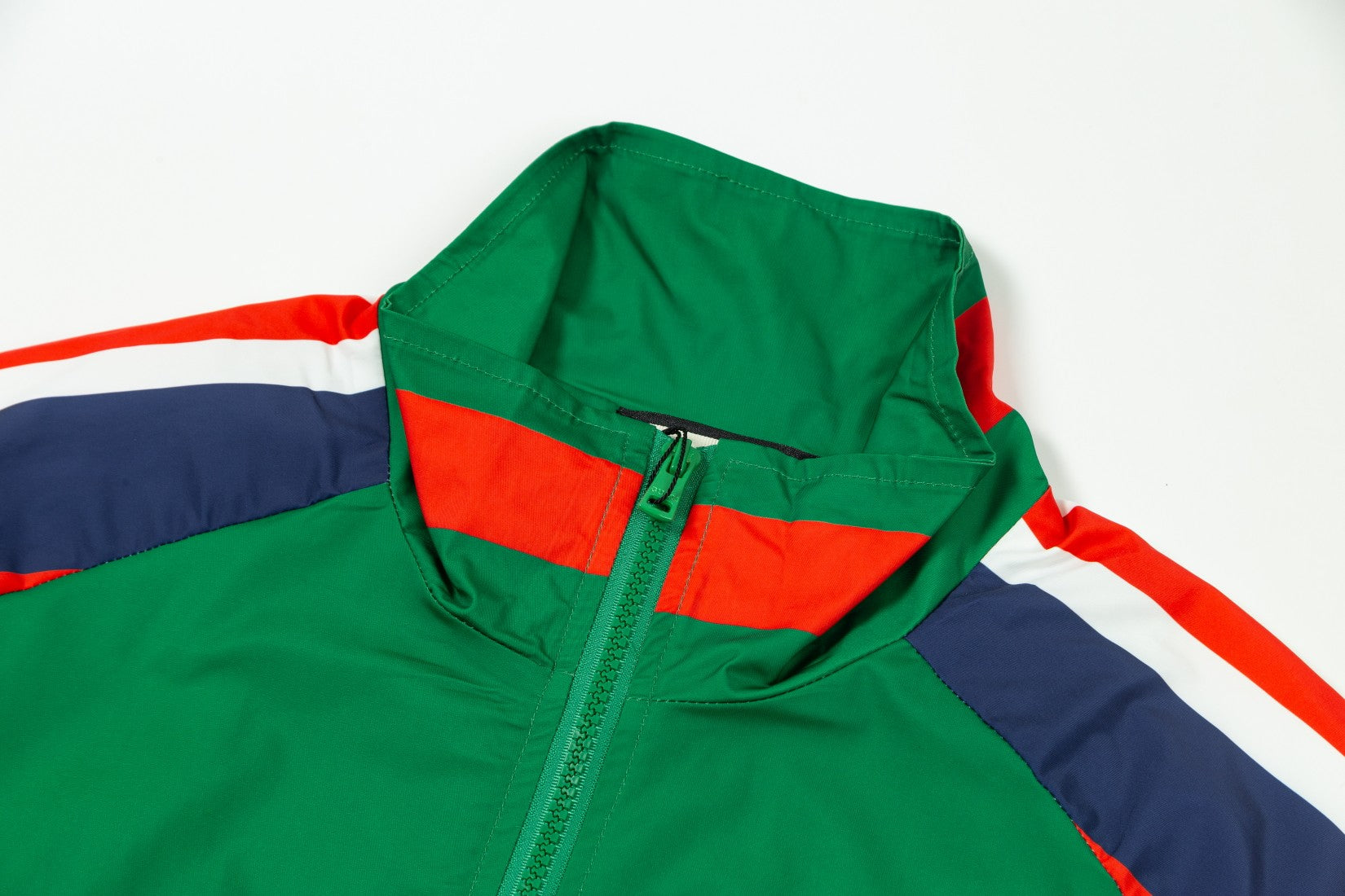 1028 New hooded windbreaker jacket 1028 New hooded windbreaker jacket
