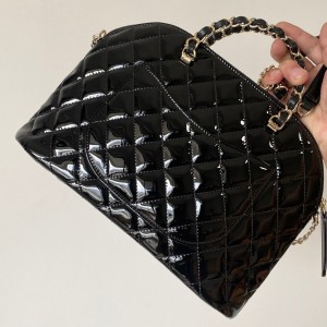 0528 Small handbag patent calfskin