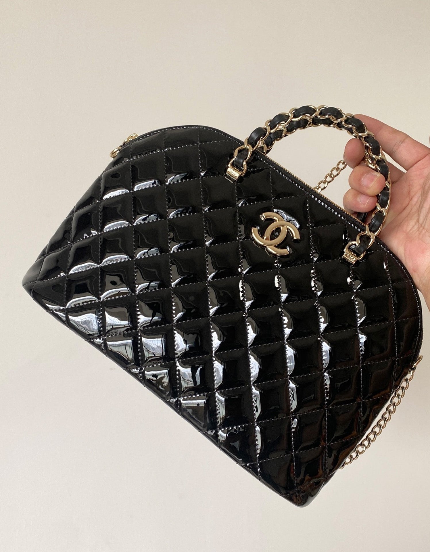 0528 Small handbag patent calfskin 0528 Small handbag patent calfskin