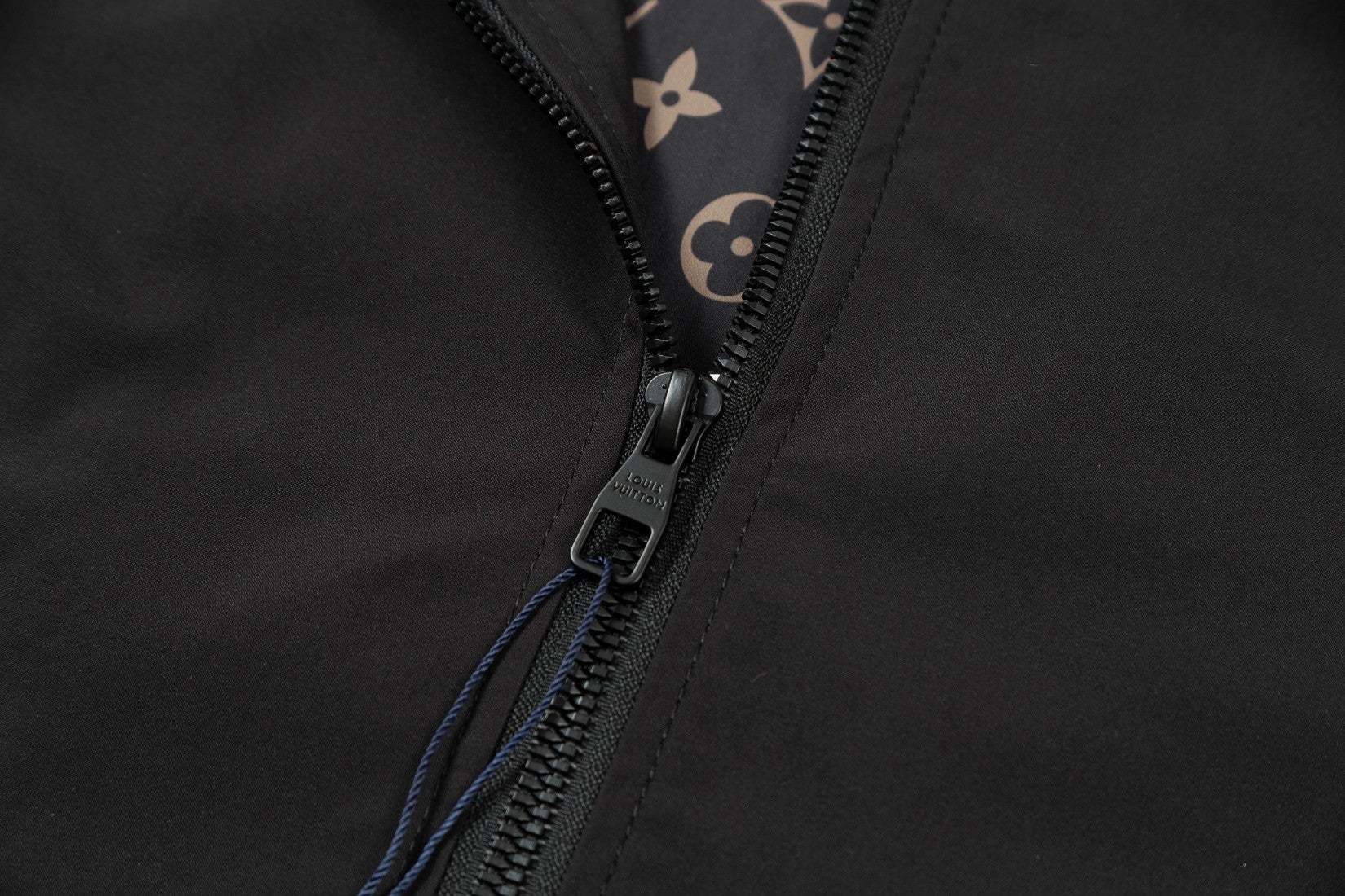 1028 New hooded windbreaker jacket 1028 New hooded windbreaker jacket