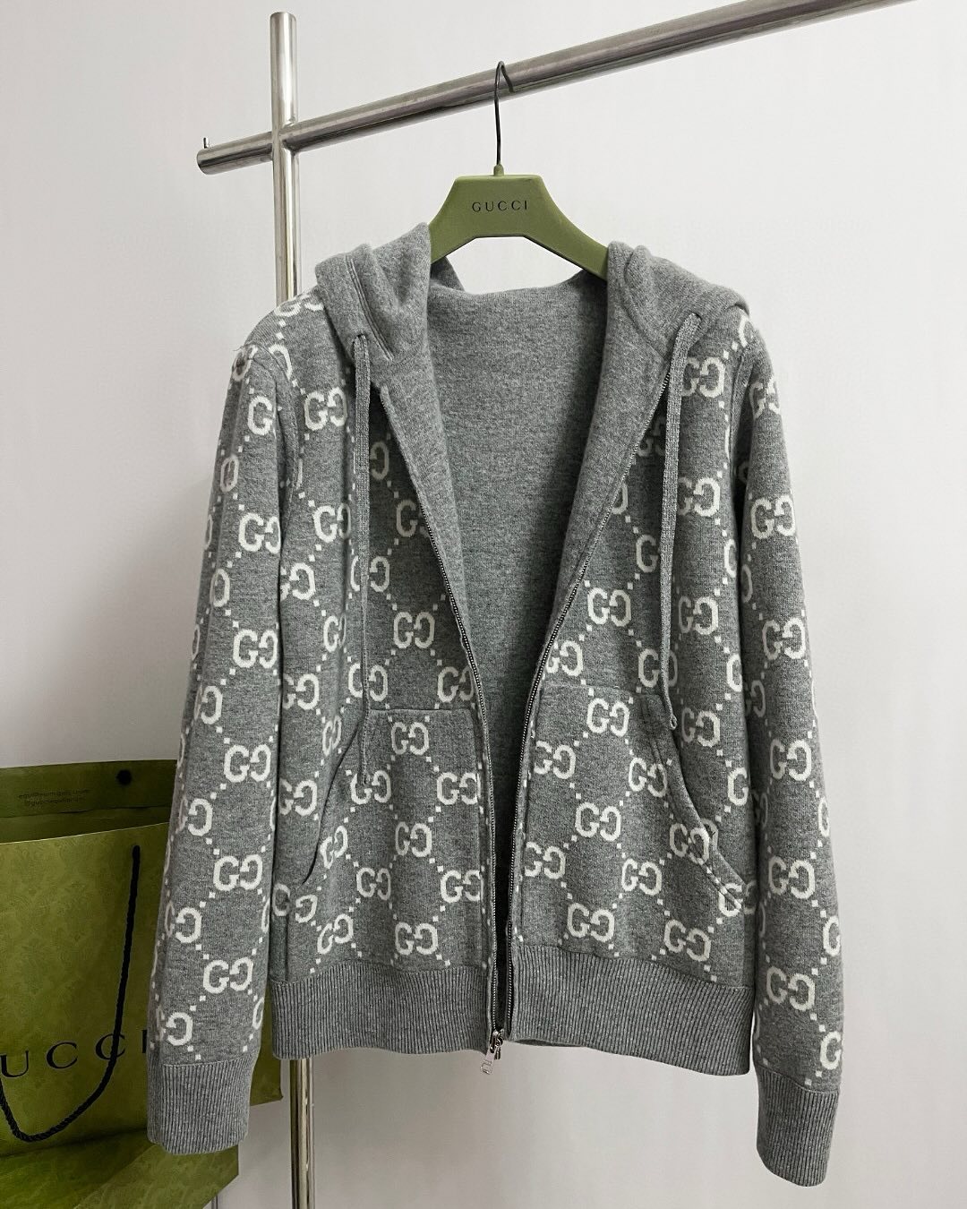 Full printed hooded cardigan(Double -sided to wear) Full printed hooded cardigan(Double -sided to wear)