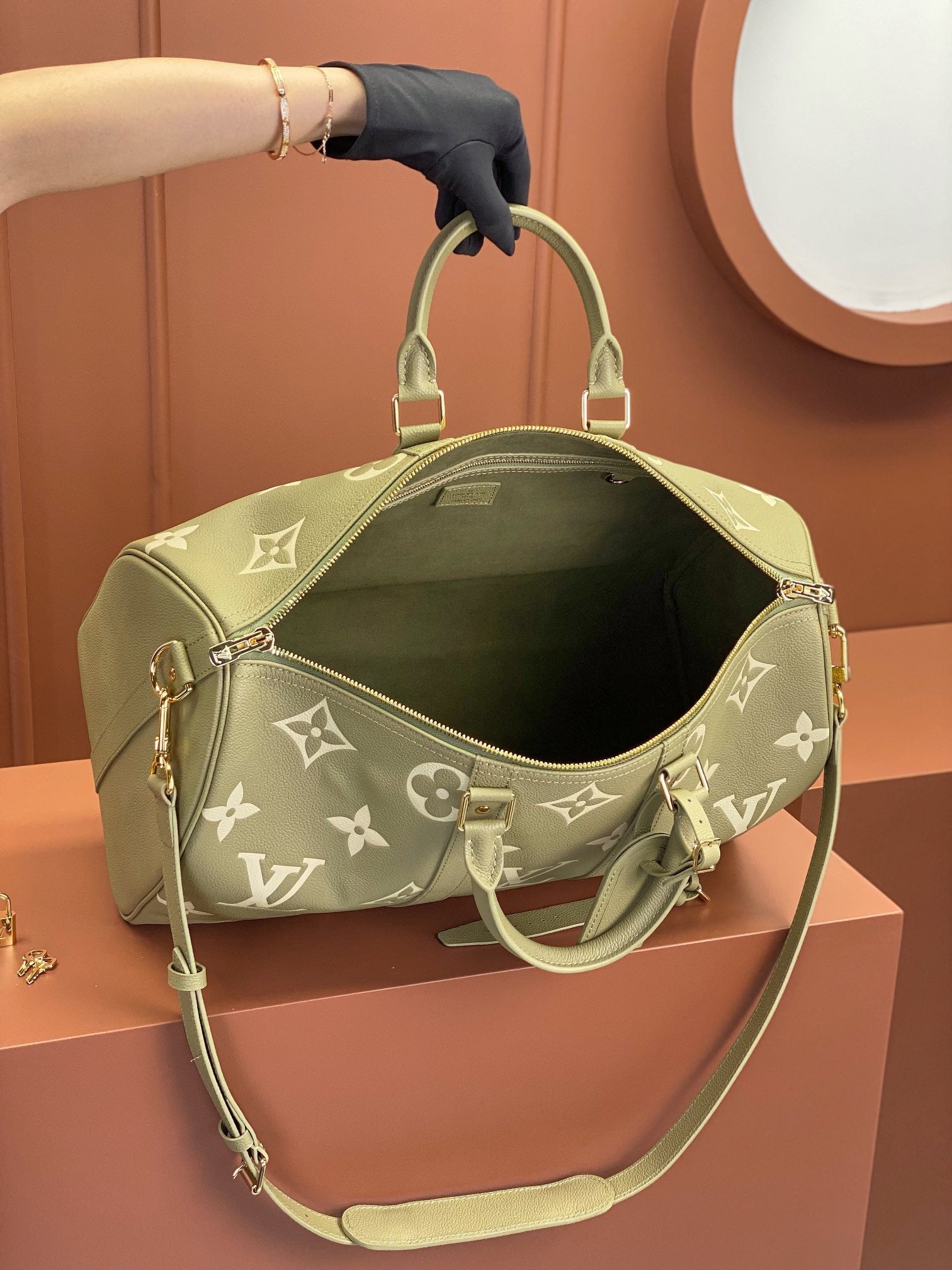 0528 Keepall Bandoulière 45 Monogram Empreinte Leather 0528 Keepall Bandoulière 45 Monogram Empreinte Leather