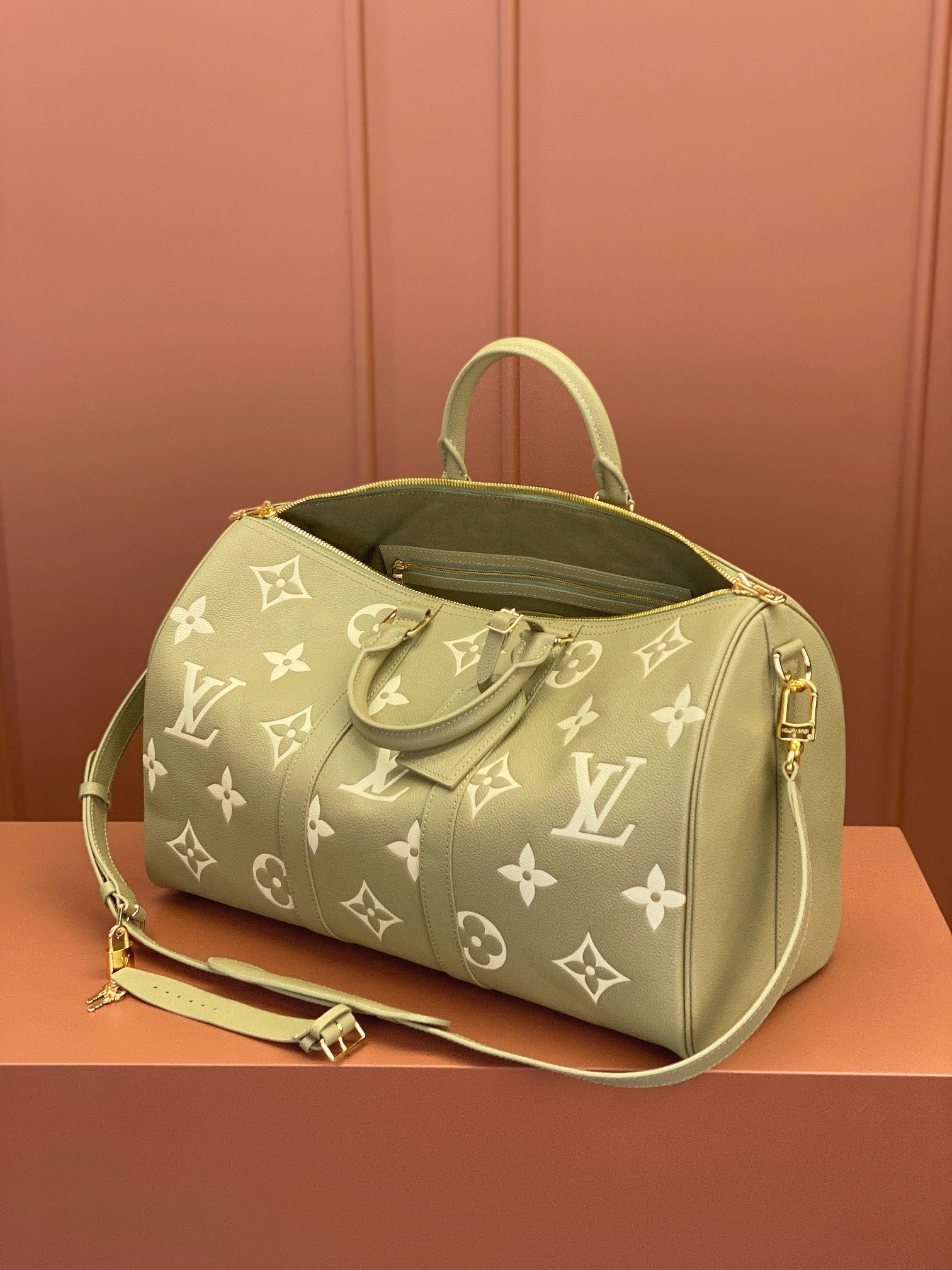 0528 Keepall Bandoulière 45 Monogram Empreinte Leather 0528 Keepall Bandoulière 45 Monogram Empreinte Leather
