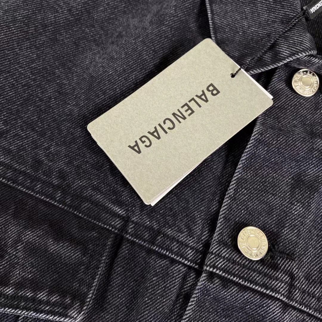 Light luxury double B print denim jacket Light luxury double B print denim jacket
