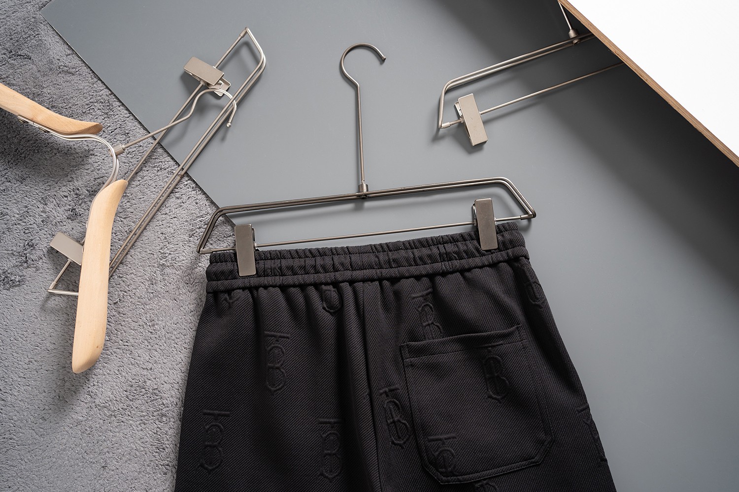 Knitted and embroidered high end shorts Knitted and embroidered high end shorts