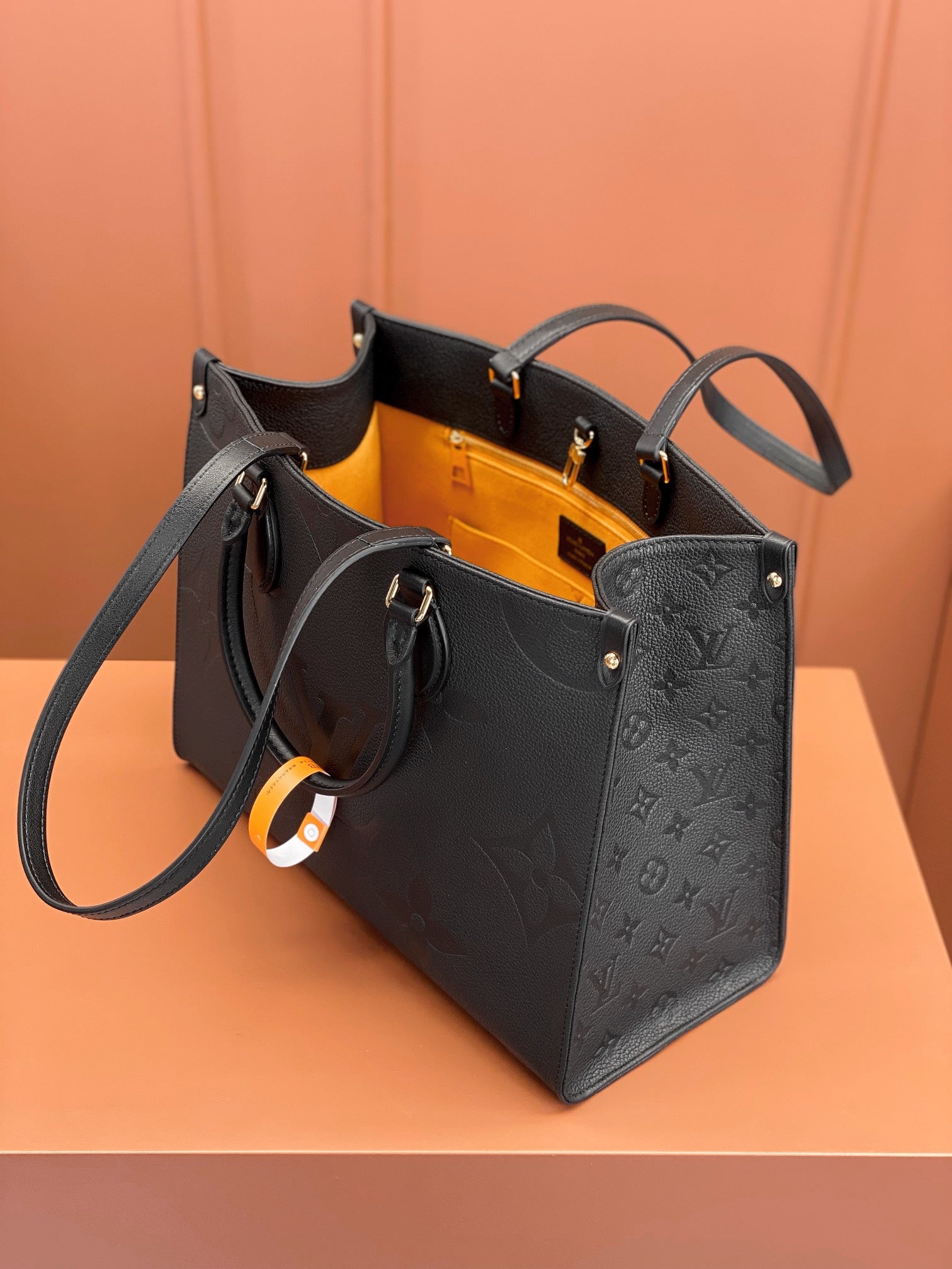 0528 OnTheGo MM Monogram Empreinte Leather 0528 OnTheGo MM Monogram Empreinte Leather