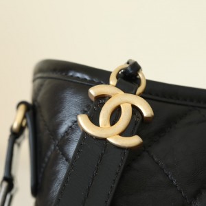 0528 Quilted distressed calfskin Small Black