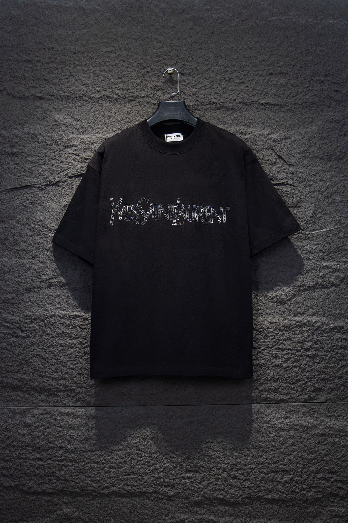 New diamond-encrusted short sleeves tshirt New diamond-encrusted short sleeves tshirt