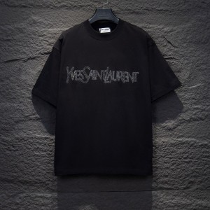 New diamond-encrusted short sleeves tshirt