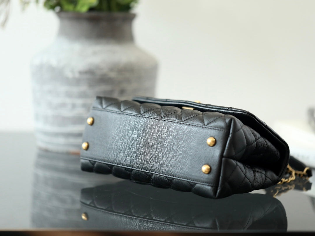 0528 Handle Flap Quilted Caviar Gold-tone small Black 0528 Handle Flap Quilted Caviar Gold-tone small Black