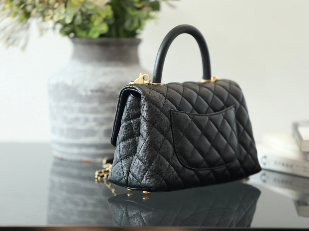 0528 Handle Flap Quilted Caviar Gold-tone small Black 0528 Handle Flap Quilted Caviar Gold-tone small Black
