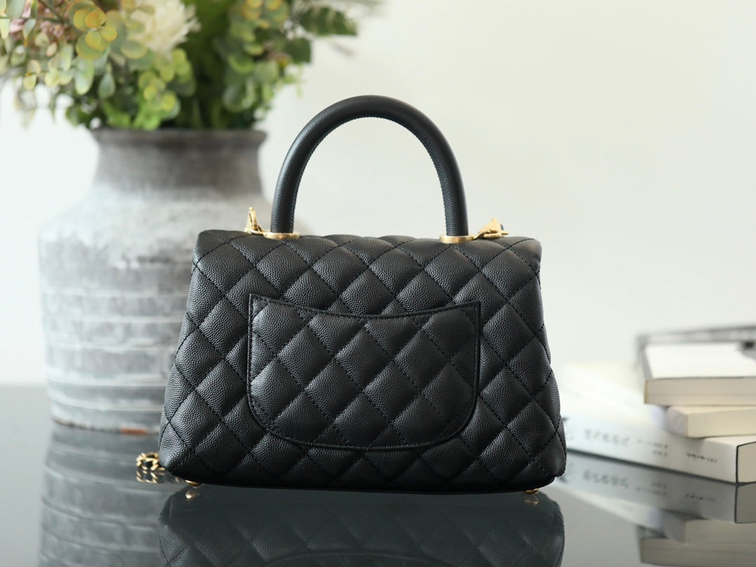 0528 Handle Flap Quilted Caviar Gold-tone small Black 0528 Handle Flap Quilted Caviar Gold-tone small Black