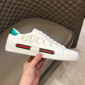 Women's classic flat shoes