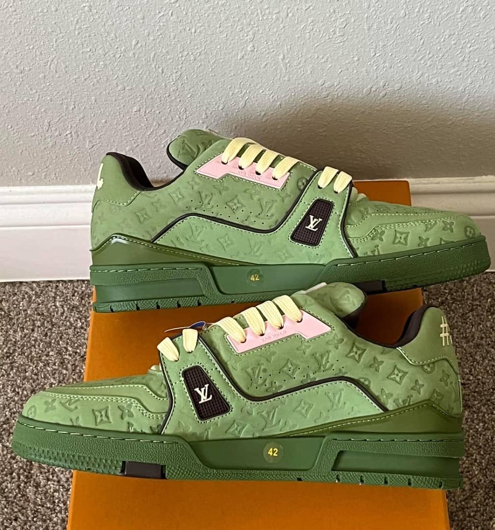Classic avocado color matching shoes Classic avocado color matching shoes