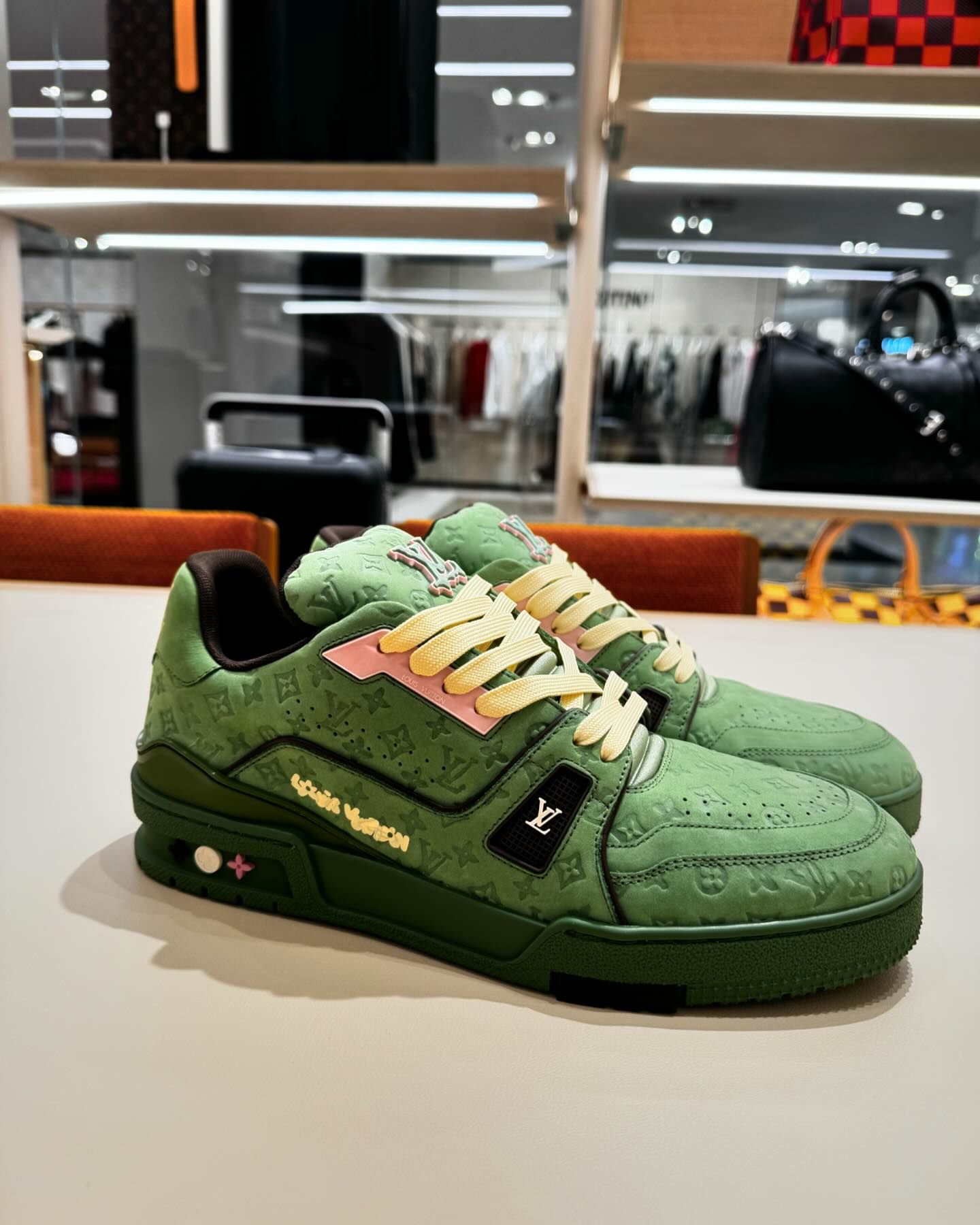 Classic avocado color matching shoes Classic avocado color matching shoes
