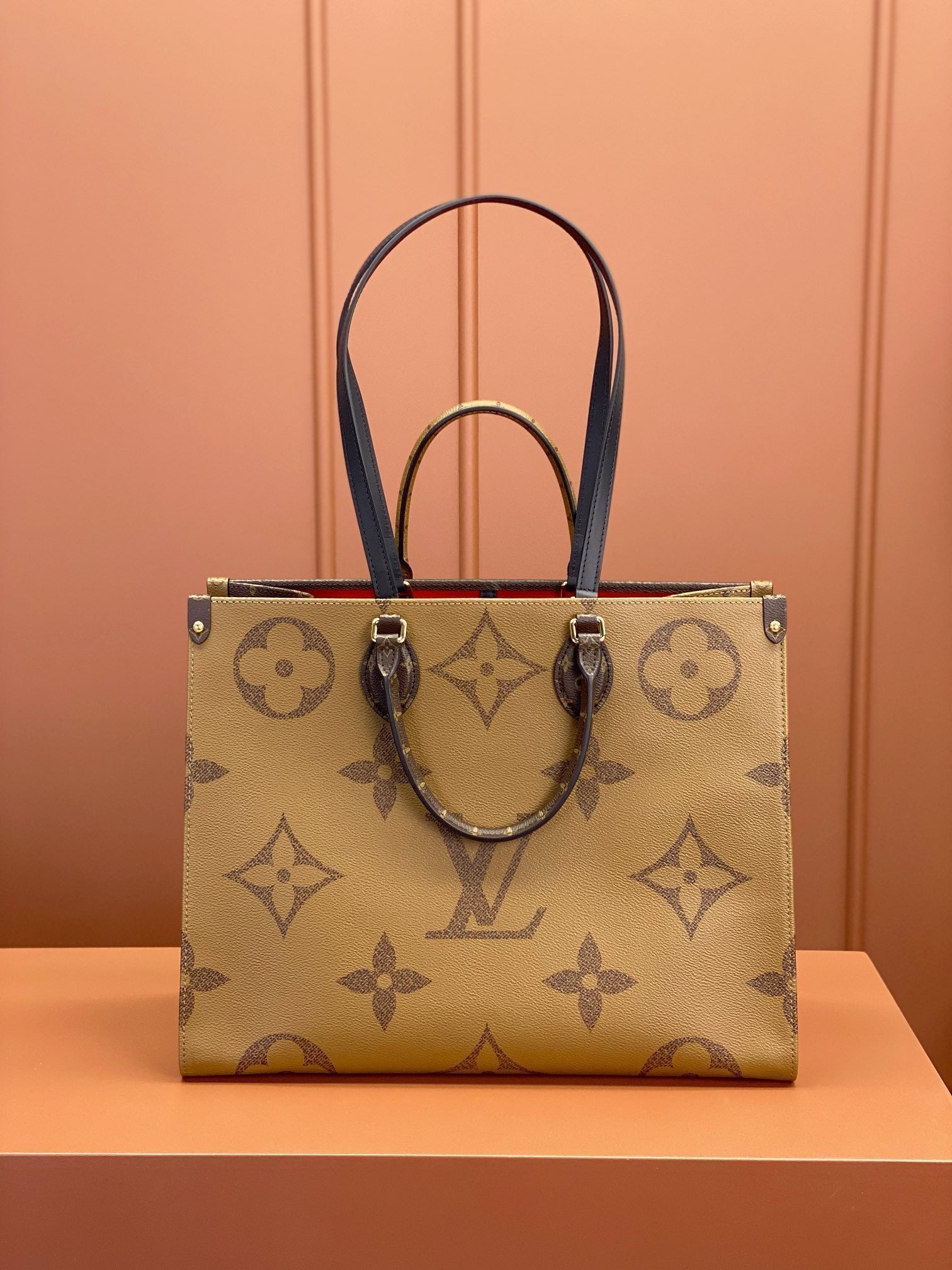 0528 OnTheGo MM Monogram 0528 OnTheGo MM Monogram