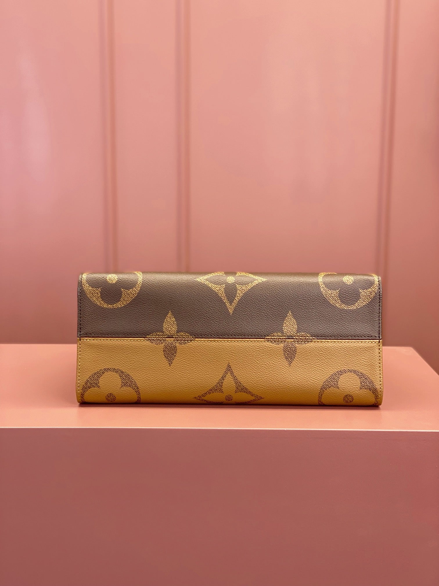 0528 OnTheGo MM Monogram 0528 OnTheGo MM Monogram